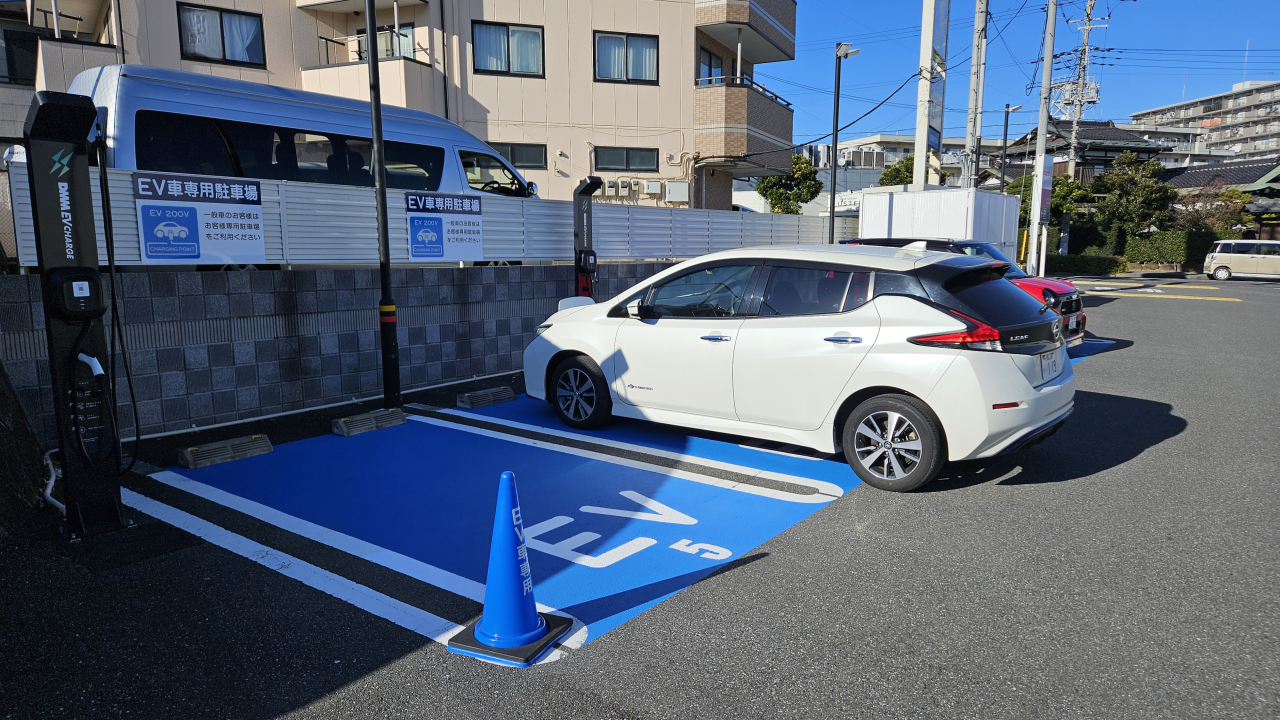 EV充電スタンドを設置しました。（ドコモショップ佐倉志津店・佐倉寺崎店）